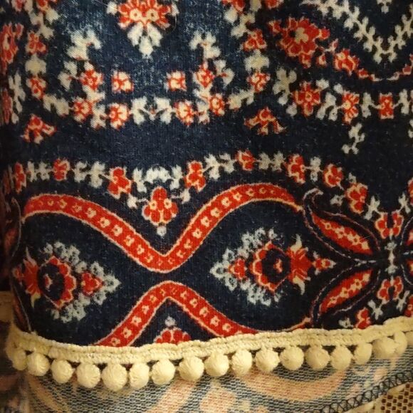 Cloud Chaser size M Blue white floral‎ ball fringe trim shorts great condition - Picture 3 of 7